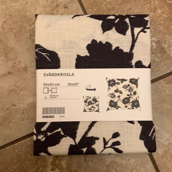BNIB Ikea SVÄRDKRISSLA pillow cover and insert - Picture 4 of 8